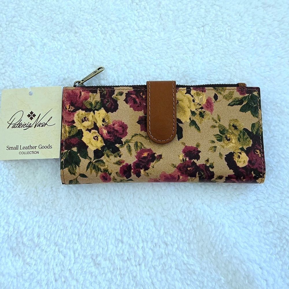 Patricia Nash Classic "Nazari" Bifold✌️ Wallet in Antique Rose🌹 - NWT